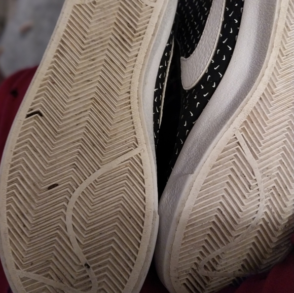 Nike - Picture 2 of 2